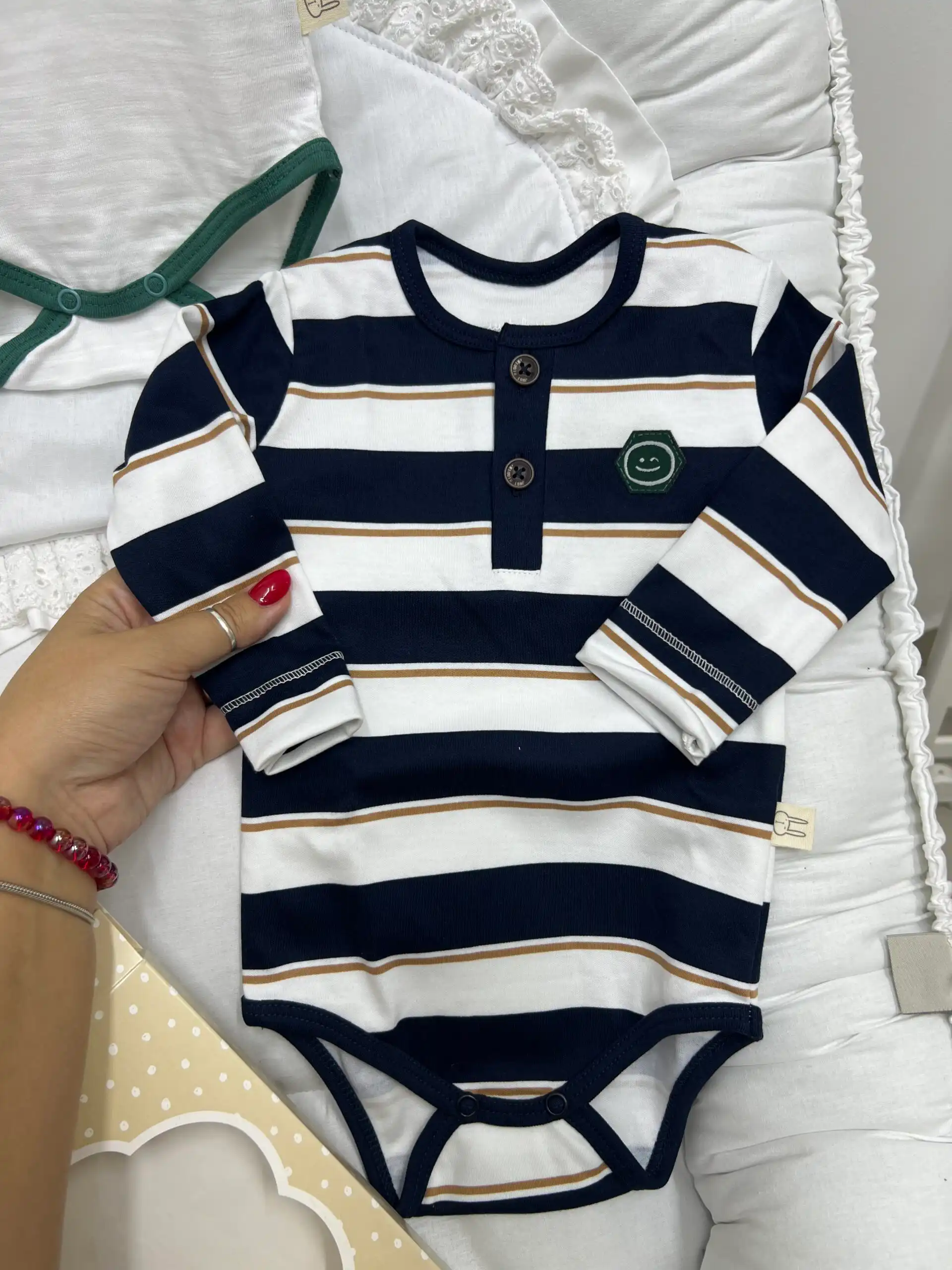 jukibozadenapr.jpg Just kiddin bodić za dečake na pruge - Slika 1