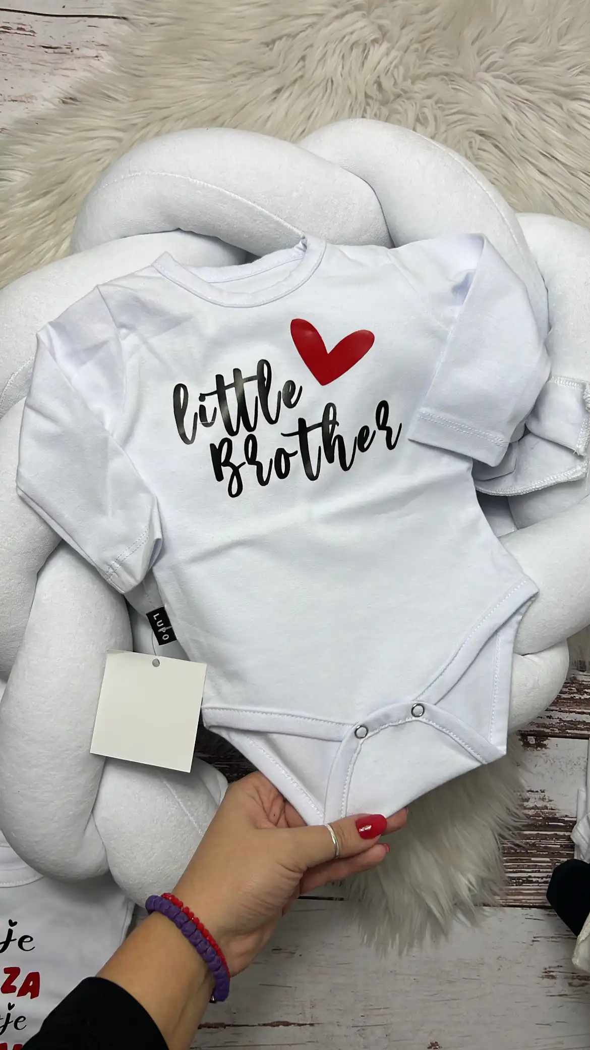 libr.jpg Little brother - Bodić - Slika 1