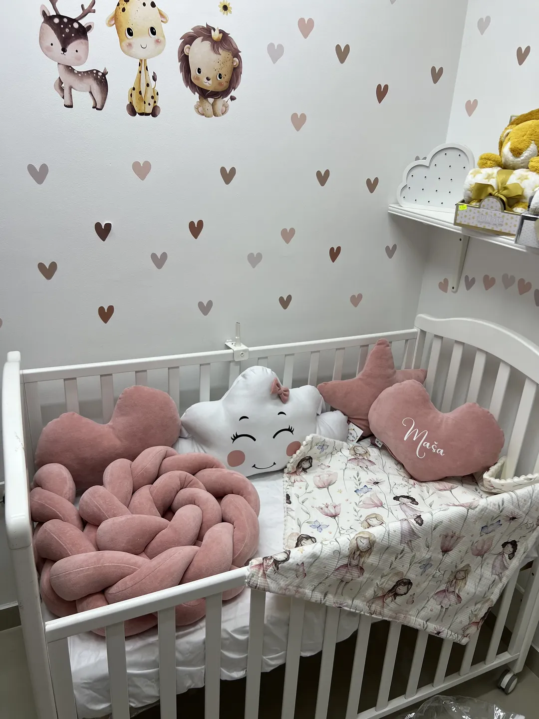 set-posteljine-za-krevetac-nasmejani-oblacak-puder-roze-3