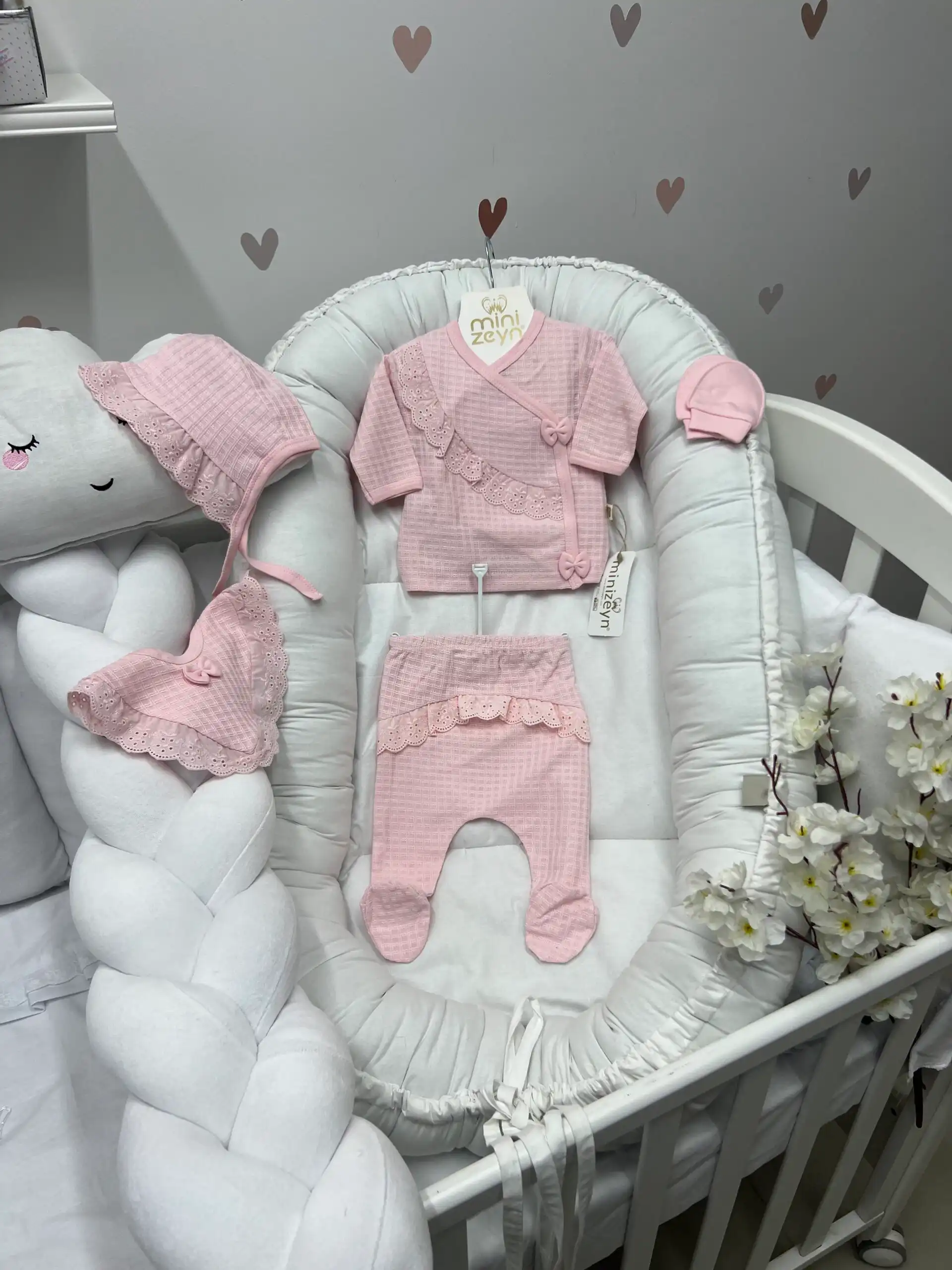 sezaizizporoči.jpg Komplet za novorođenče - Roze lepotica - Slika 1