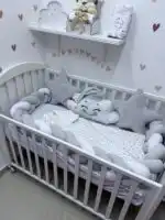 Set posteljine za krevetac Nasmejani oblačak –svetlo sivo/bela - Slika 10