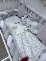 Set posteljine za krevetac Nasmejani oblačak –svetlo sivo/bela - Slika 2