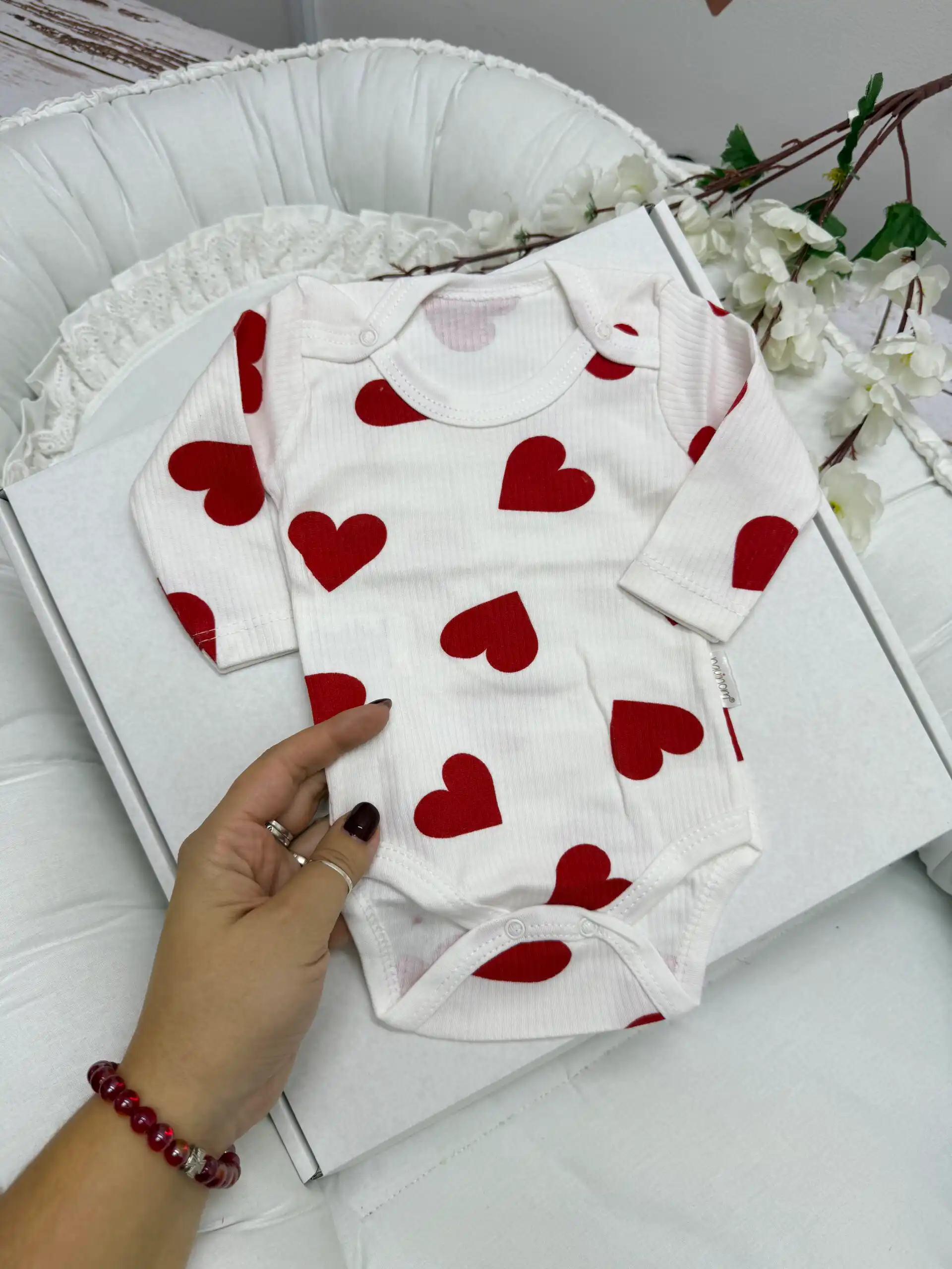 IMG_0914 Bodi za bebe - Beli sa crvenim srcima - Slika 1