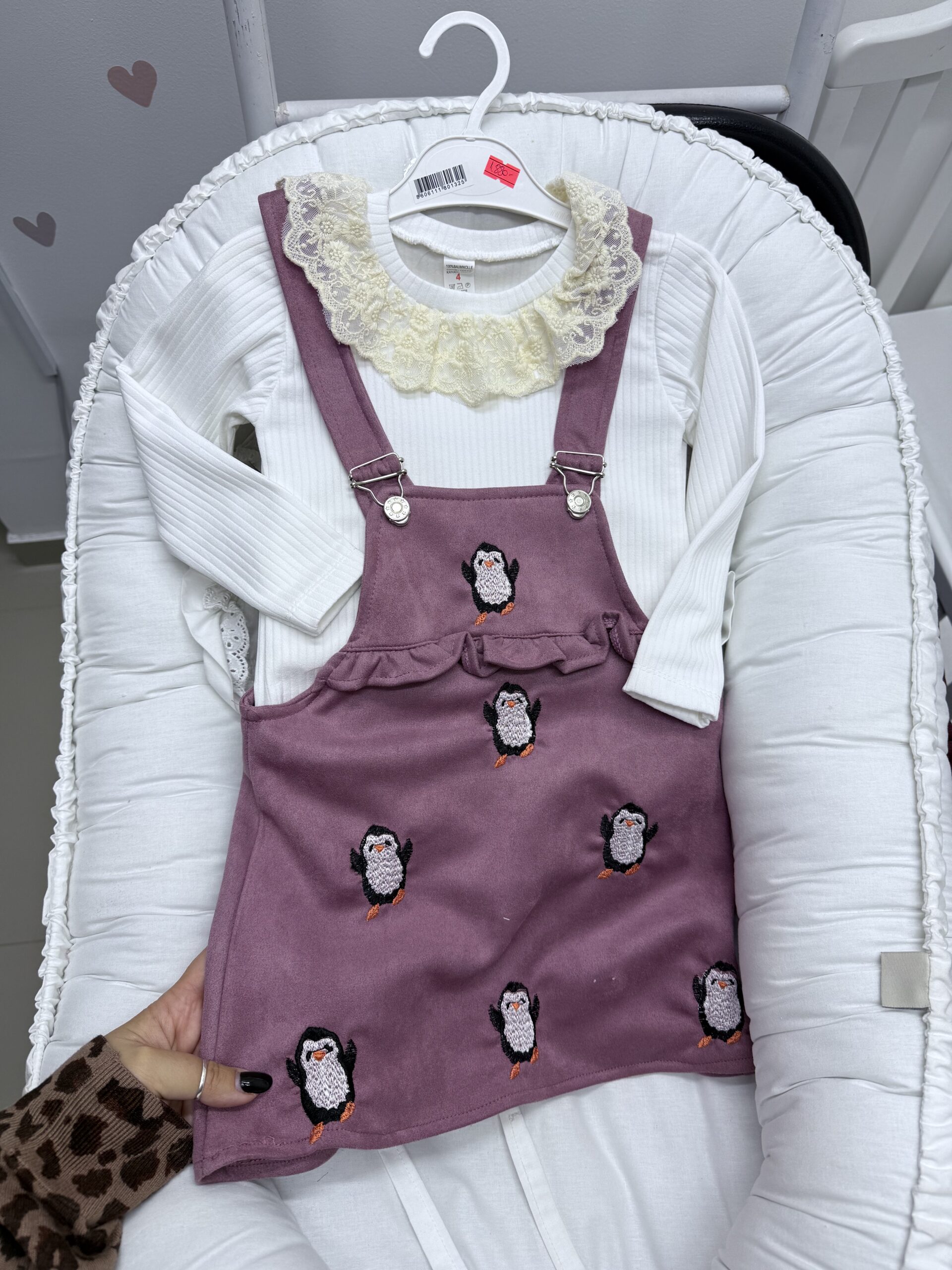 IMG_8236 Komplet za devojčice - bluza + suknja na tregere - pingvin - Slika 1