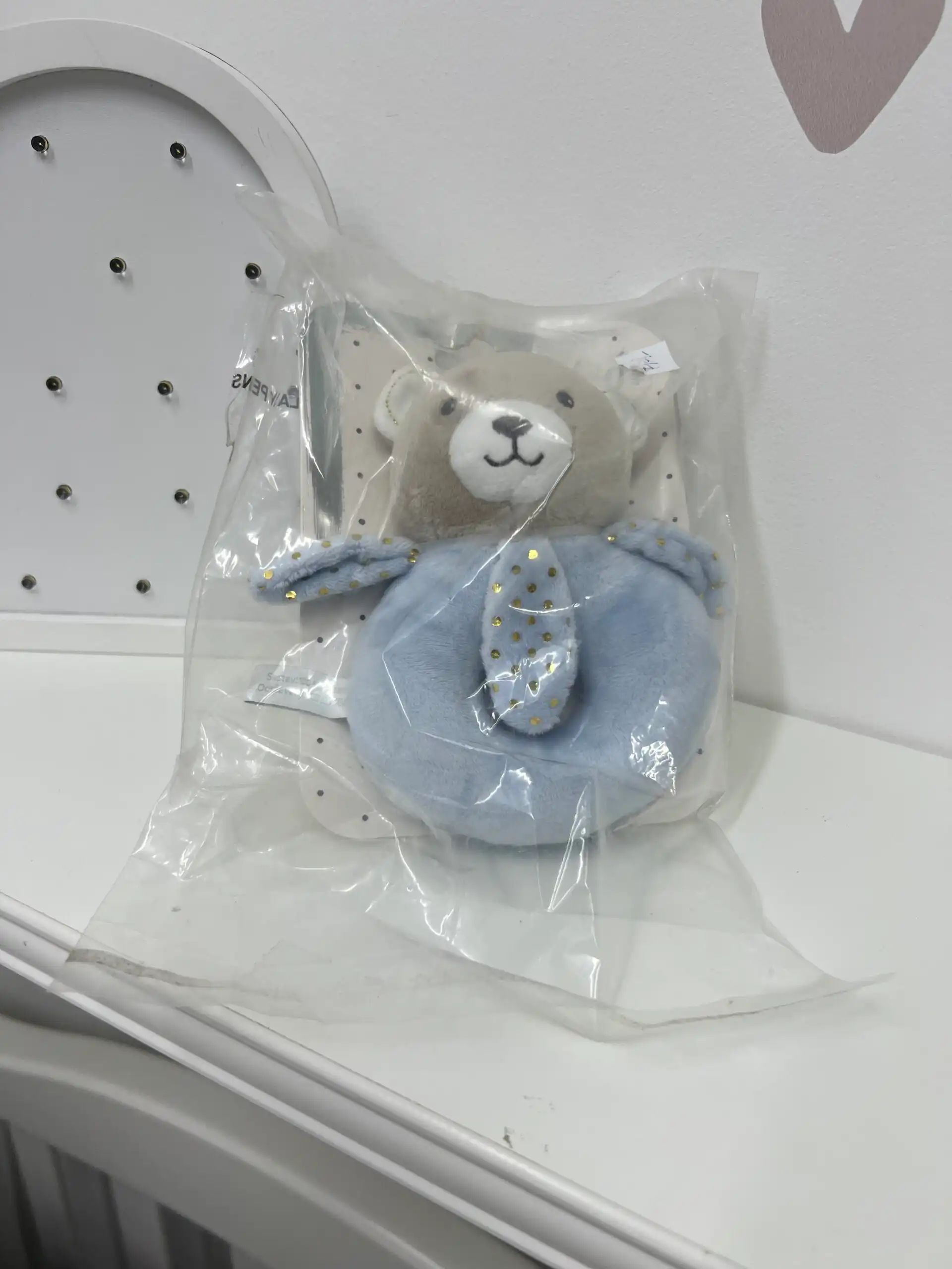 IMG_8771 Jungle baby plišana zvečka Meda plavi - Slika 1