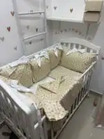 Set posteljine za krevetac - Braon cvetići na bež pozadini