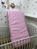 Dušečni čarsaf za krevetac sa lastišem - roze prugica